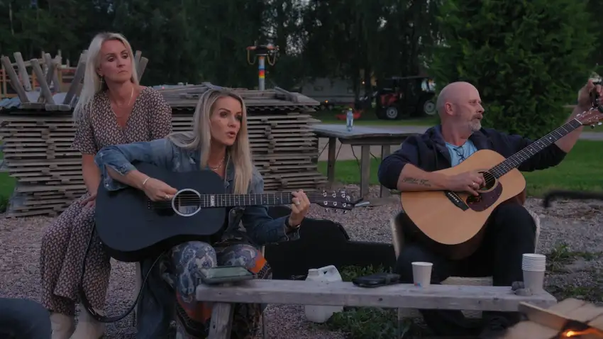 Mikael blir rapper, gitar