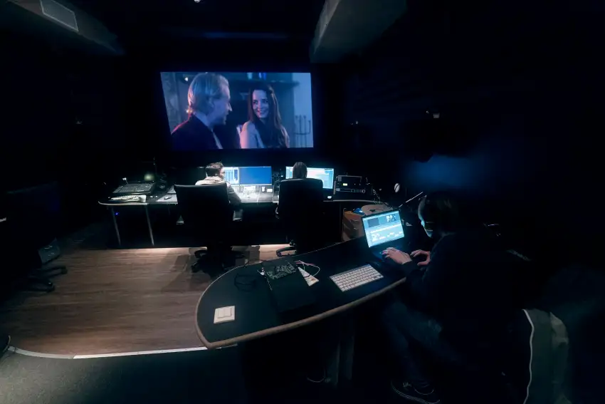 Lyddesign i VJUS' lydstudio
