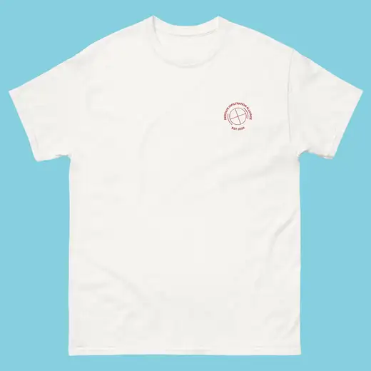 R.I.A. T-skjorte, hvit med rød logo